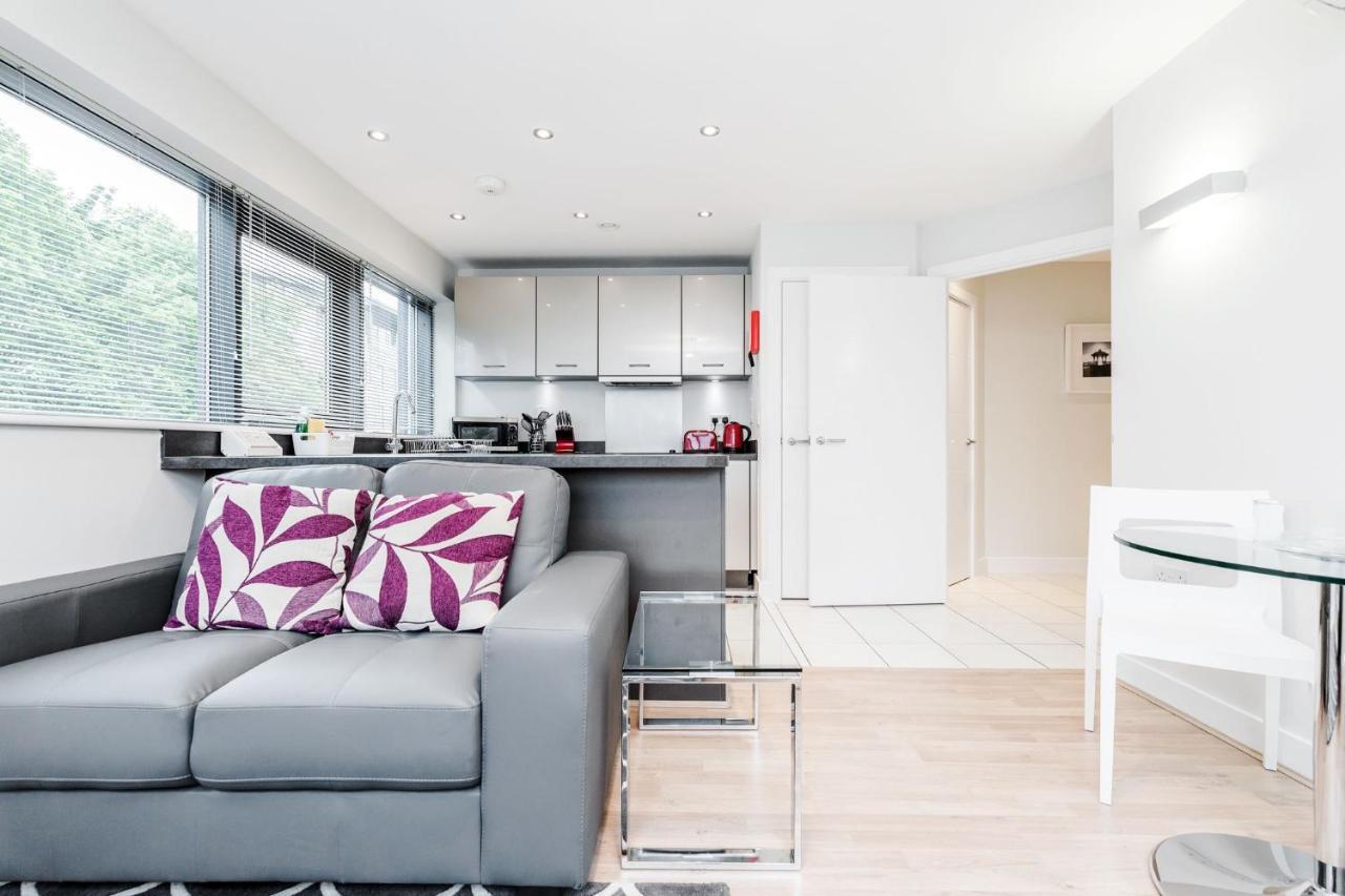 Room Space Service Apartments - New Manor House Bracknell Exteriér fotografie